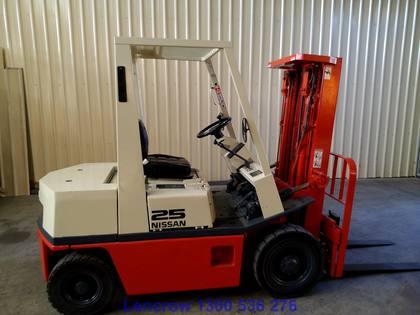 Nissan Forklift 035